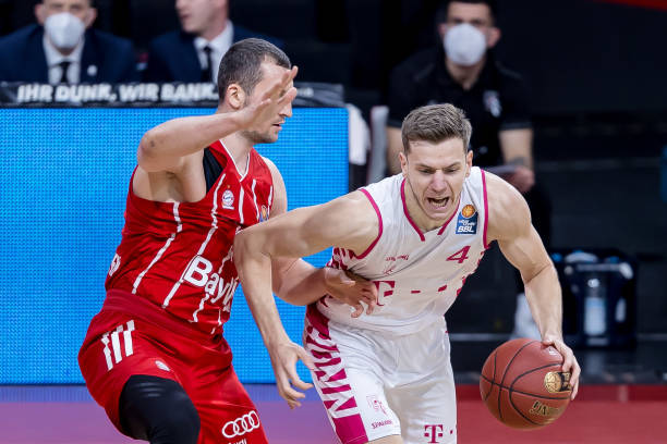 球队高层和 球队高层和